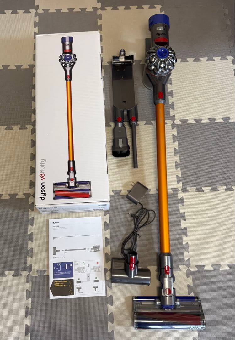 【中古】Dyson V8 Fluffy SV10FF フルセット