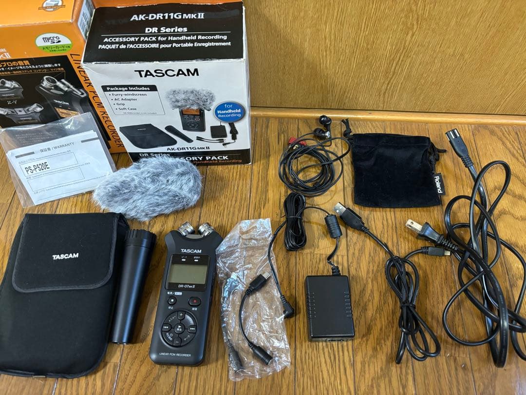 Roland バイノーラル マイクロホン TASCAM リニアPCMレコーダー