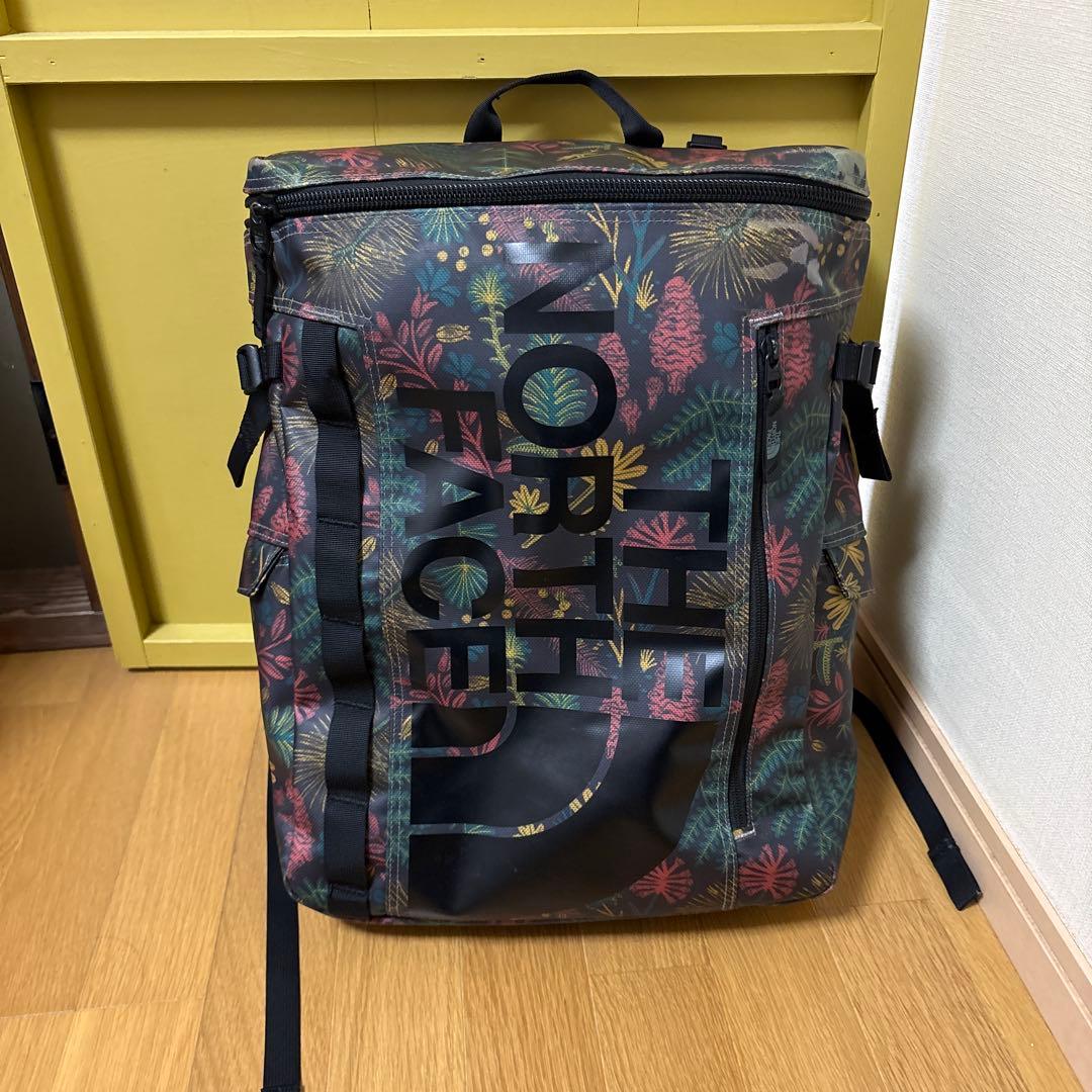 ミ*ン様 ノースフェイス　ヒューズボックス　リュック