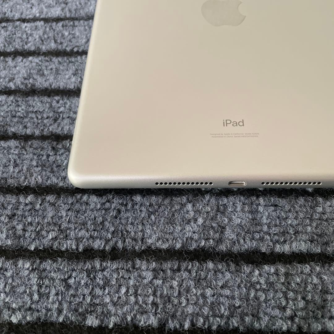 87 iPad 8世代 32GB SIMフリー シルバー