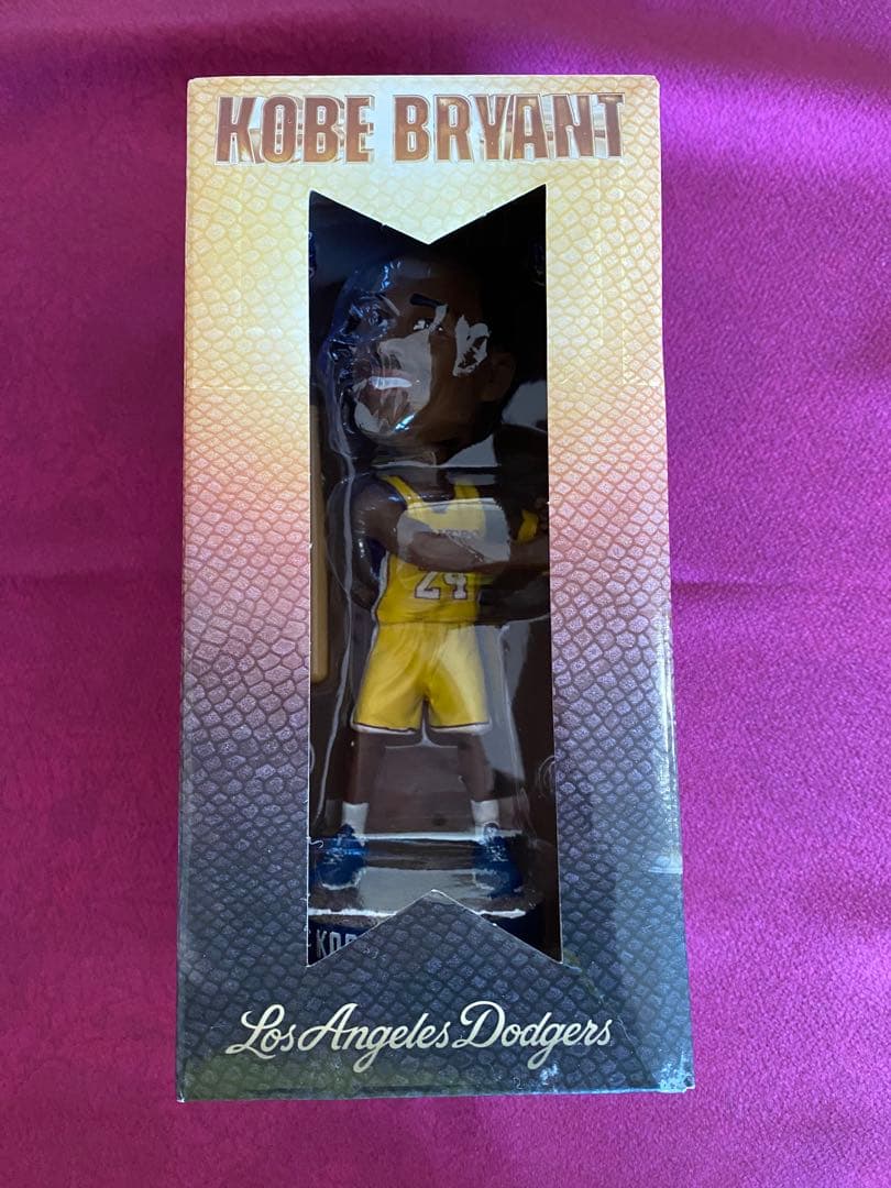 【非売品】8/8 球場配布品 コービー・ブライアント ドジャースボブルヘッド