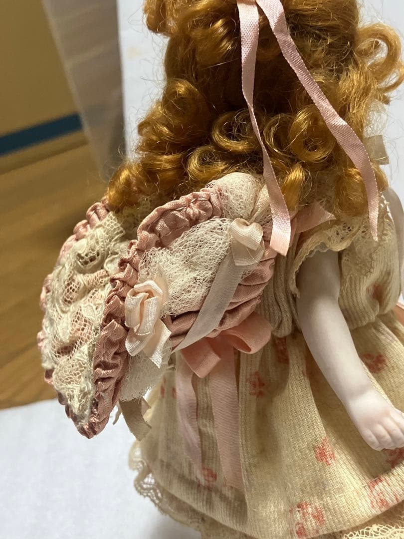 ビスクドール　アンティークのコレクション用磁器人形 (Kemper かつら)