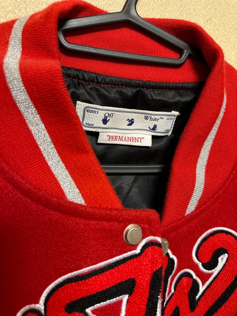 Off-White Chicago Bulls スタジャン