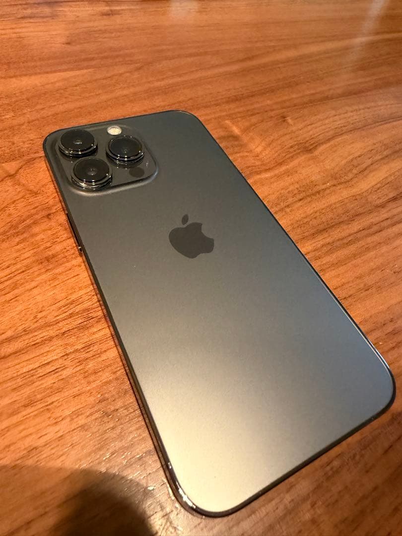 美品　Apple iPhone13 Pro グラファイト フィルム箱、ケーブル付