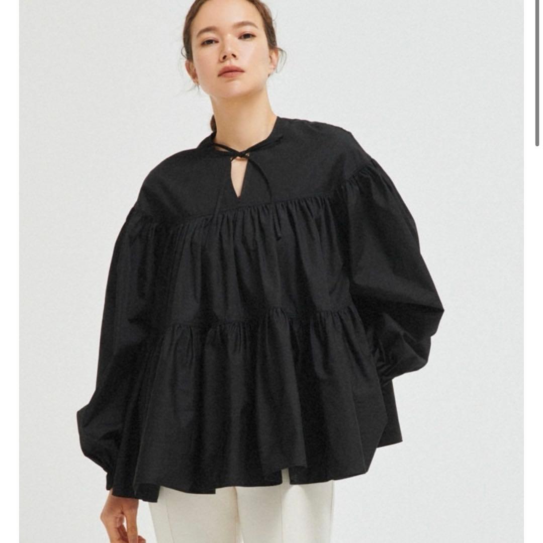 ヨリ　yori ボリュームギャザーブラウス　ブラック　黒 2021年製