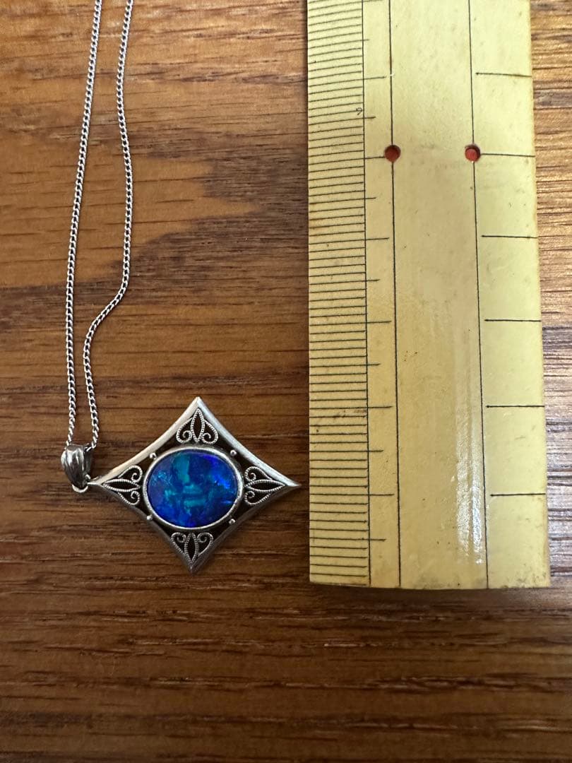 青いオパール k18WGシルバーネックレス ダイヤモンド型