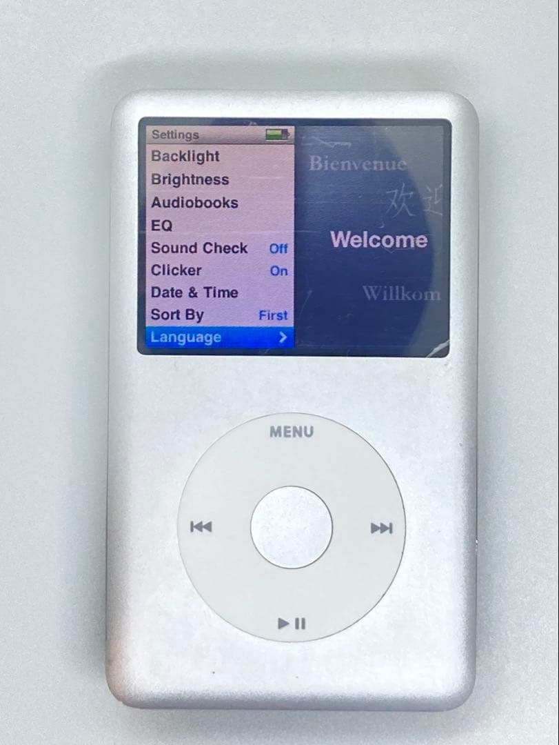 綺麗なiPod classic 第6世代 160GB 銀　シルバー
