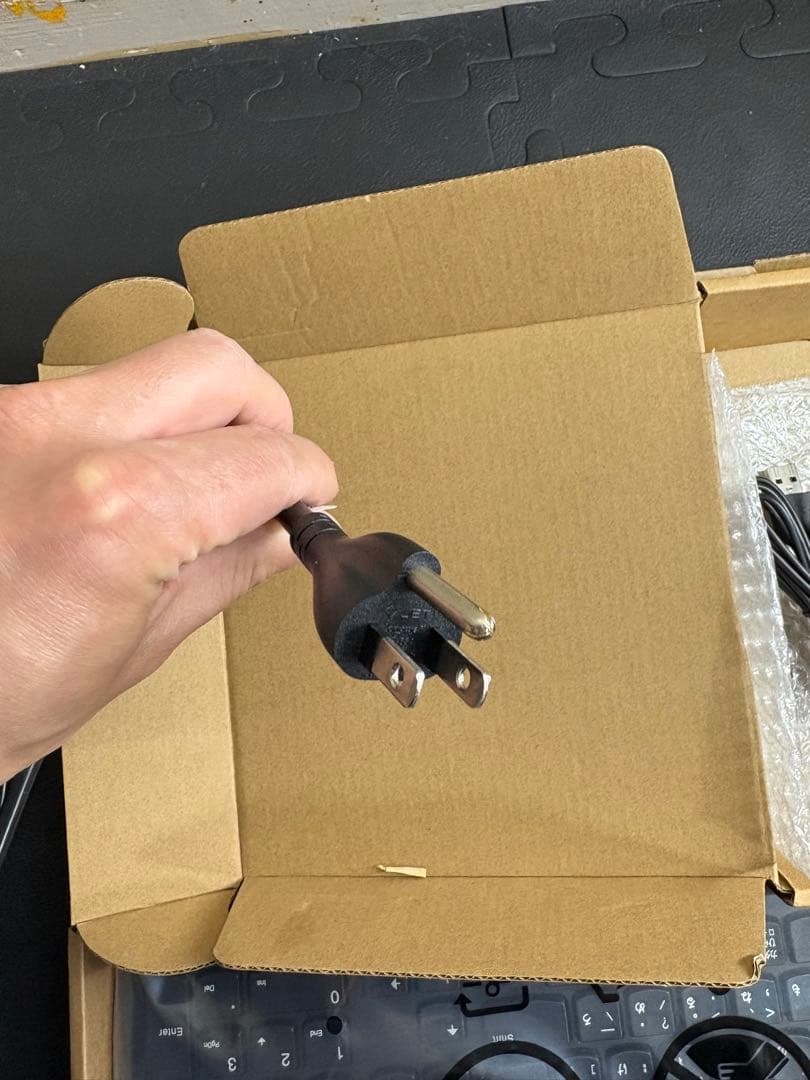 ほぼ新品 Lenovo i5 13400F/16GB/RTX1660/SSD