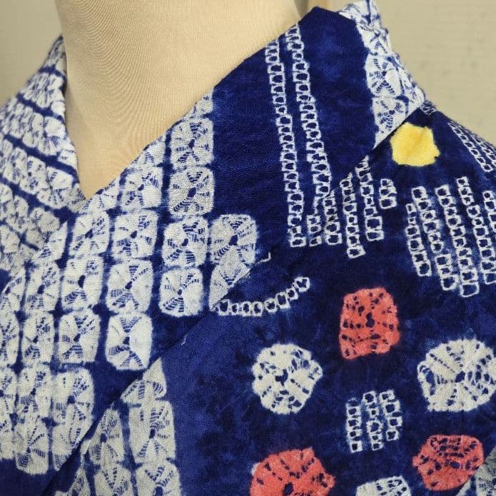 レトロ☆明るい青に花柄の絞り浴衣