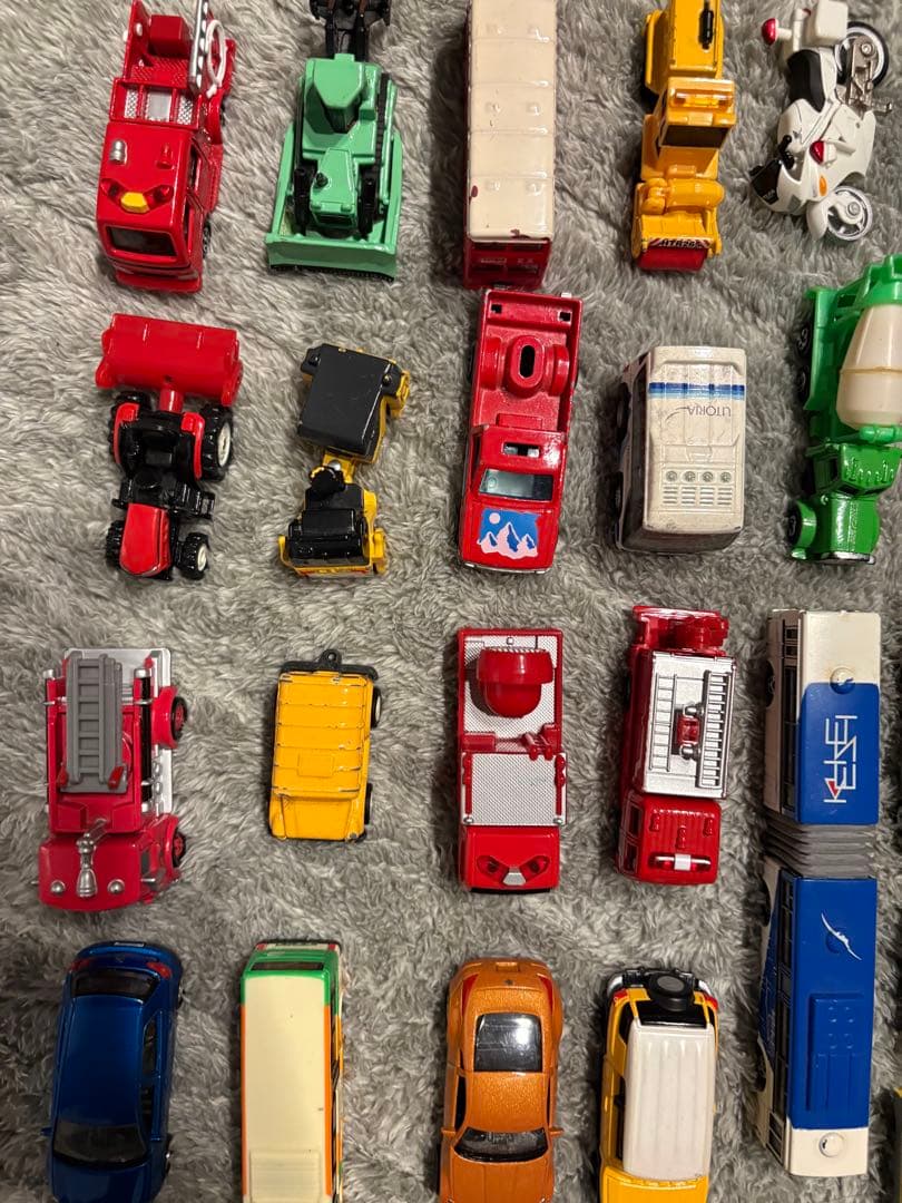 トミカ まとめ売り 大量 ミニカー 働く車 スポーツカー キャラクター 匿名配送