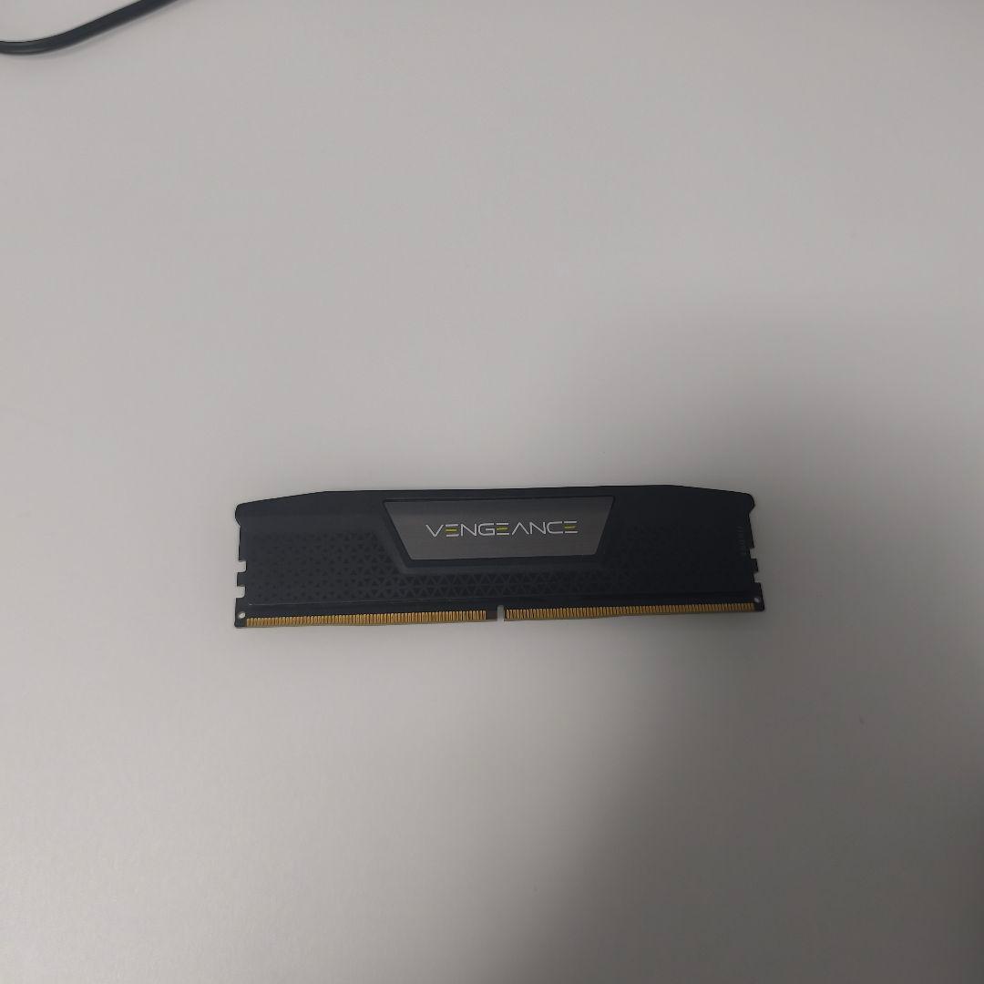 CORSAIR VENGEANCE DDR5 16GB メモリ　ジャンク
