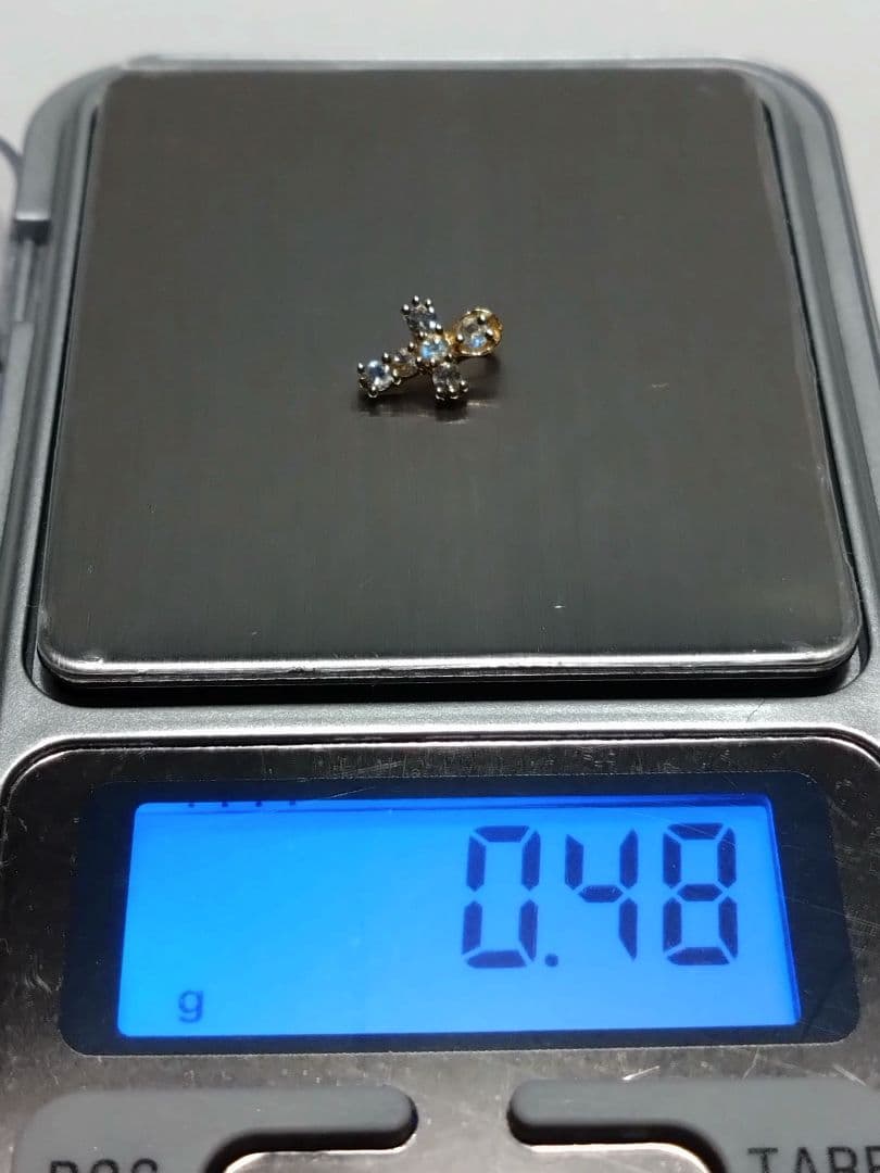 F*o様 K18　クロス　ストーン　ペンダントトップ　チャーム　ゴールド　18金