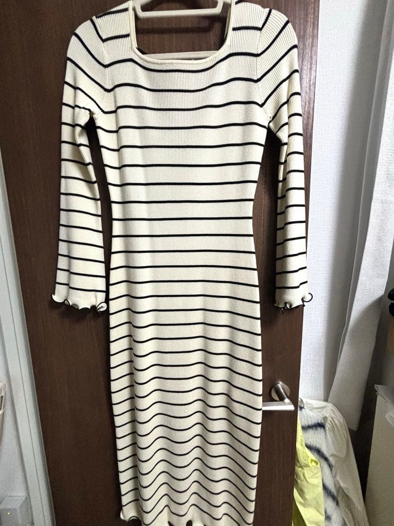 今週まで！新品未使用　Her lip to ストライプニットワンピース