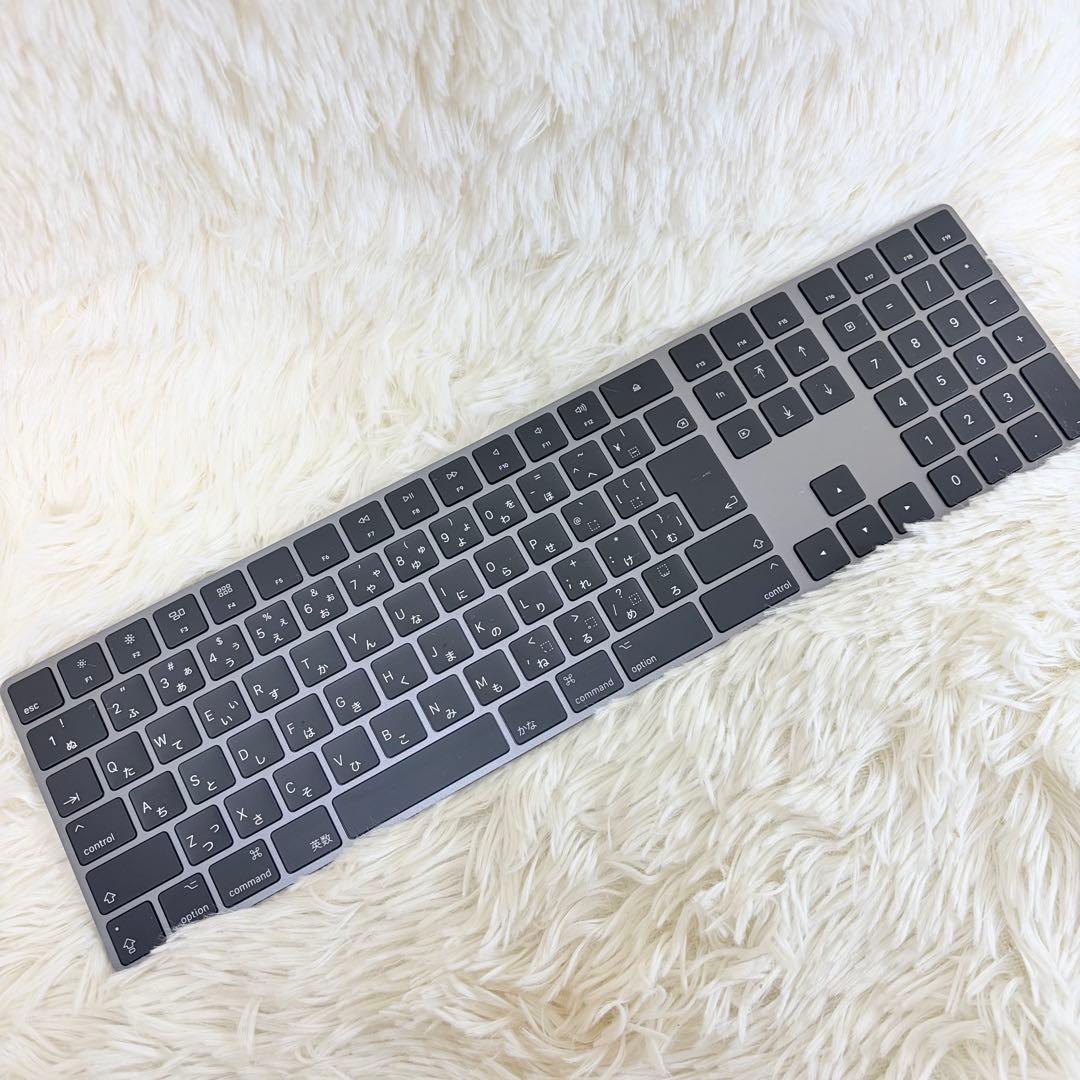 アップル純正マジックキーボード　テンキー付き　スペースグレイ　モデルA1843
