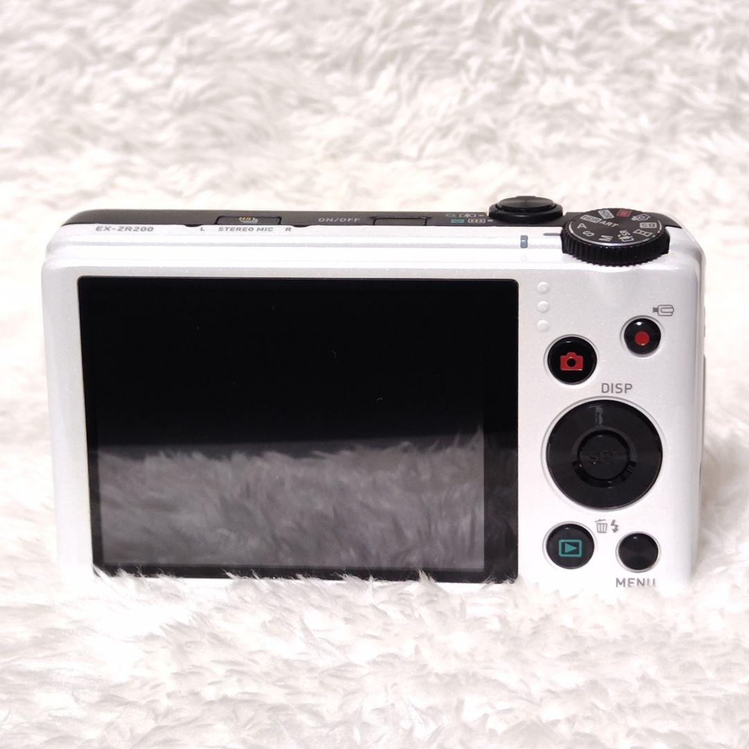 美品✨ CASIO EXILIM EX-ZR200 ホワイト バッテリー 充電器