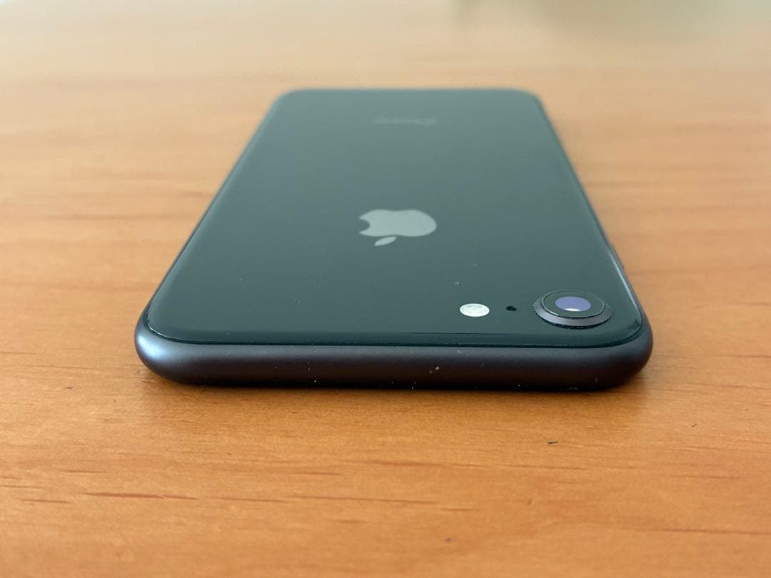 【中古】iPhone 8 SIMフリー　64GB ブラック