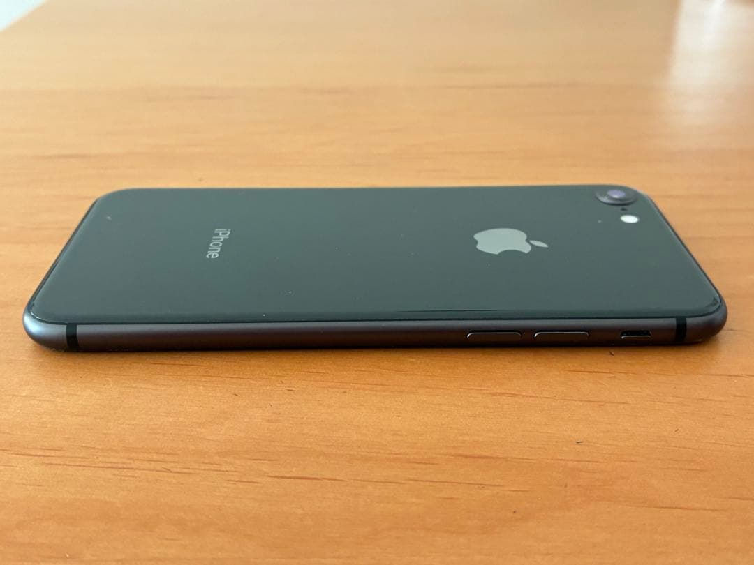 【中古】iPhone 8 SIMフリー　64GB ブラック