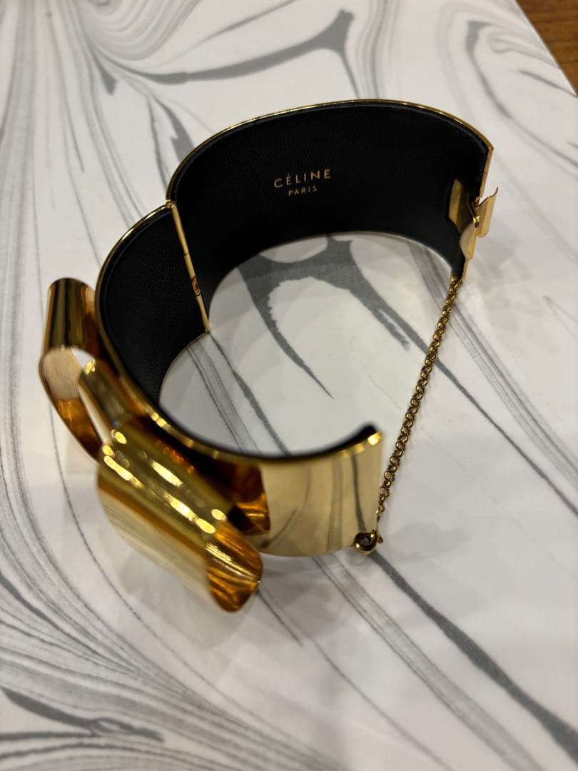 1011MOCA　セリーヌ　マンシェットバングル　フィービーファイロ