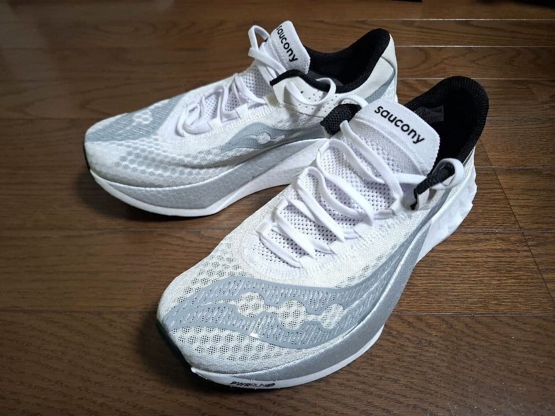 サッカニー　エンドルフィンプロ4　26.5cm ENDORPHIN PRO 4