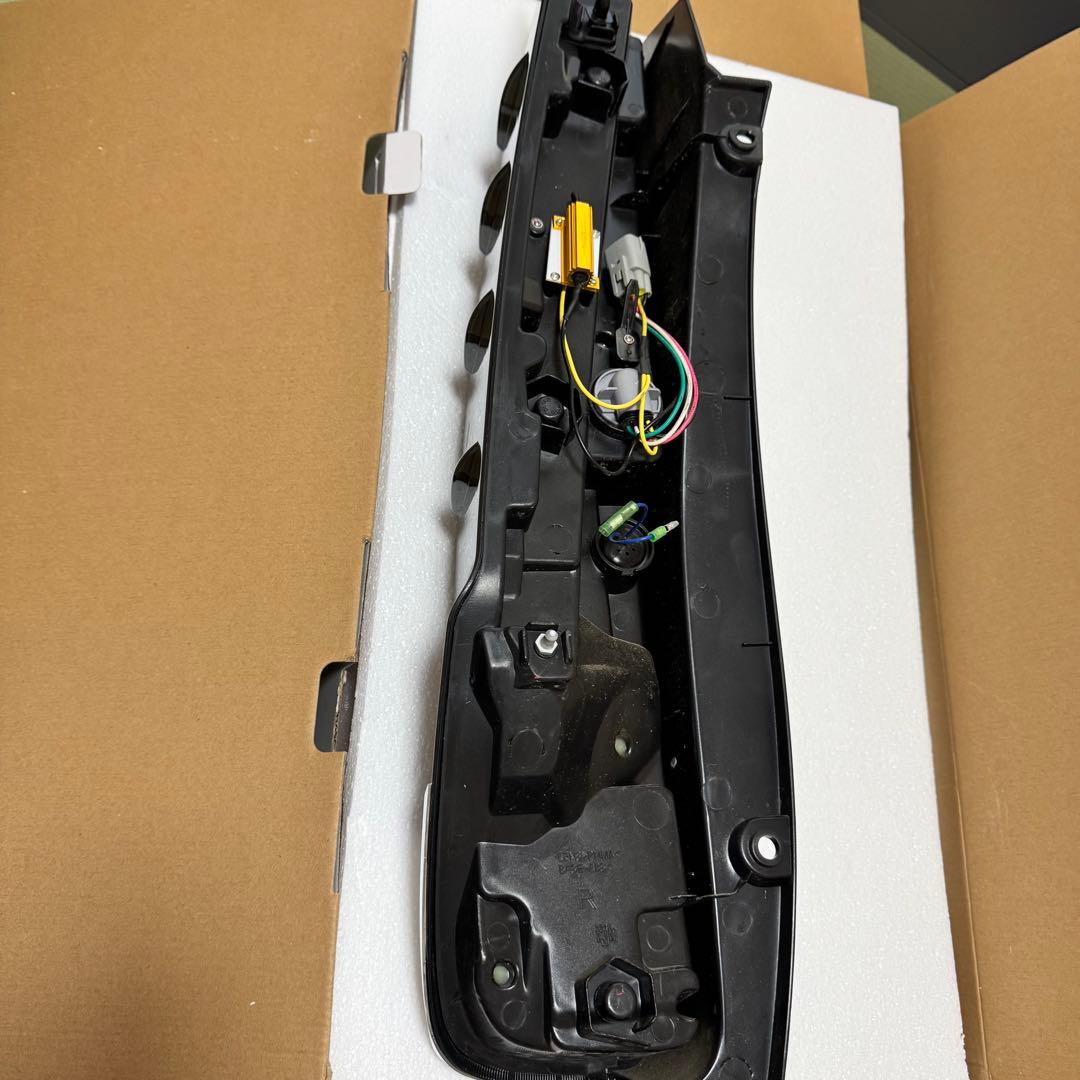 ❤️送料無料❤️80系ヴォクシー テールランプ スモーク ダズフェローズ 中古品