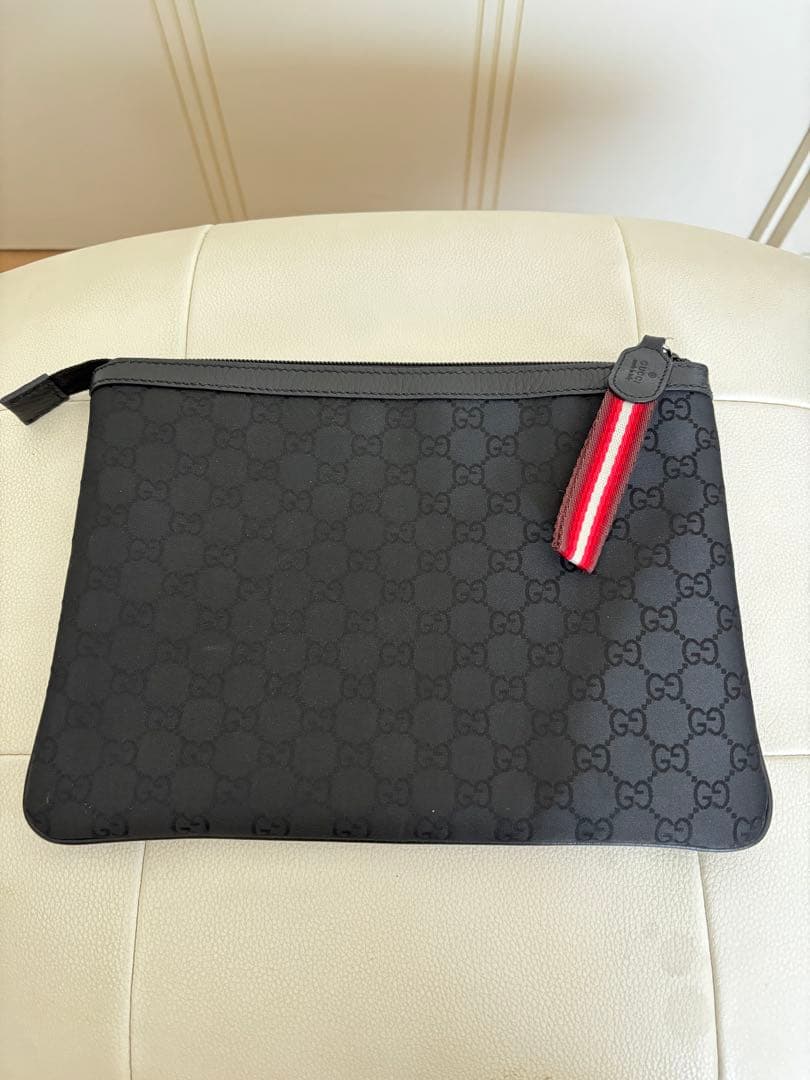 GUCCI ブラック クラッチバッグ