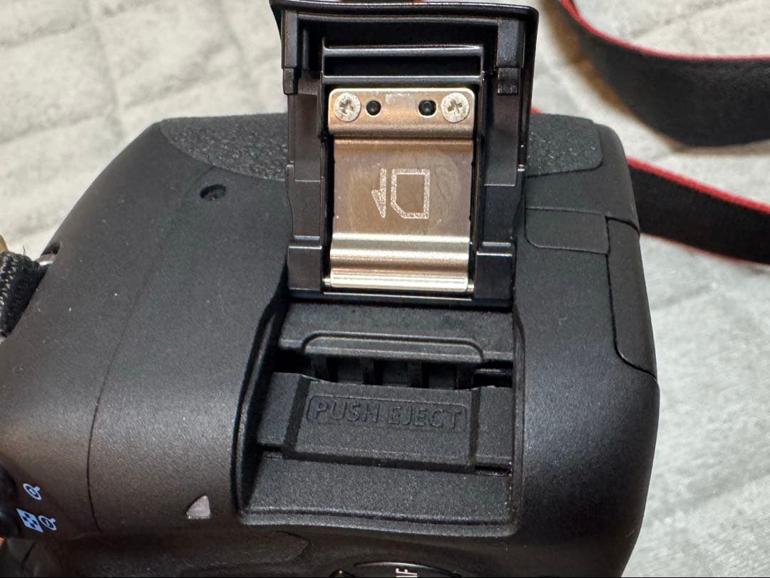 Canon EOS Kiss X8i 一眼レフカメラ