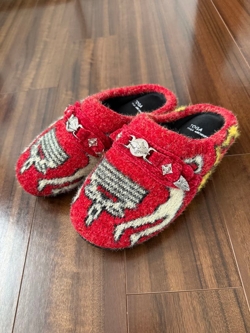 限定 TOGA × SUBU サンダル 赤 3
