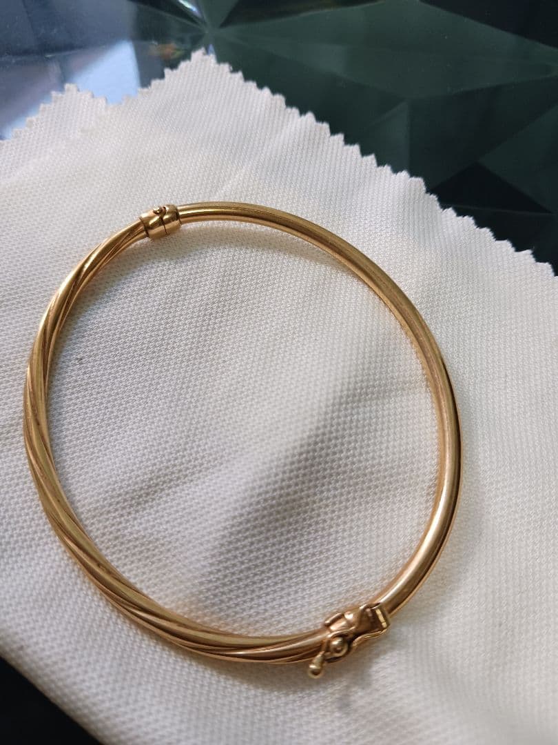 ウノアエレ　バングルブレスレット　k18