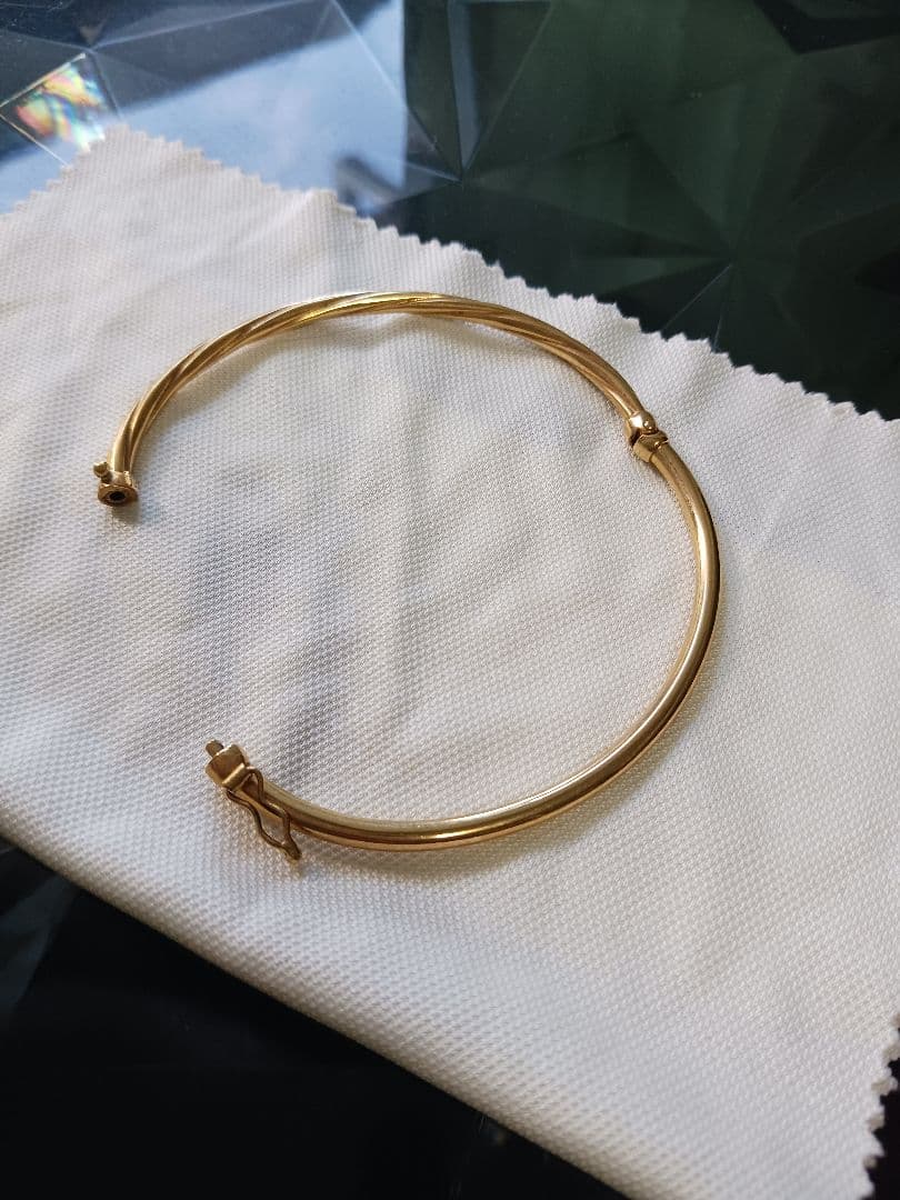 ウノアエレ　バングルブレスレット　k18