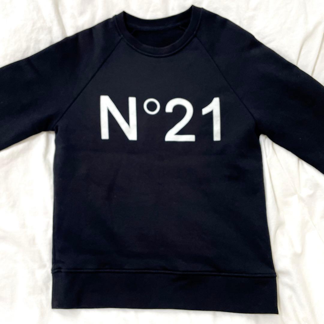 ■美品■ヌメロヴェントゥーノ N゜21　イタリア製　クルーネックスウェット　黒