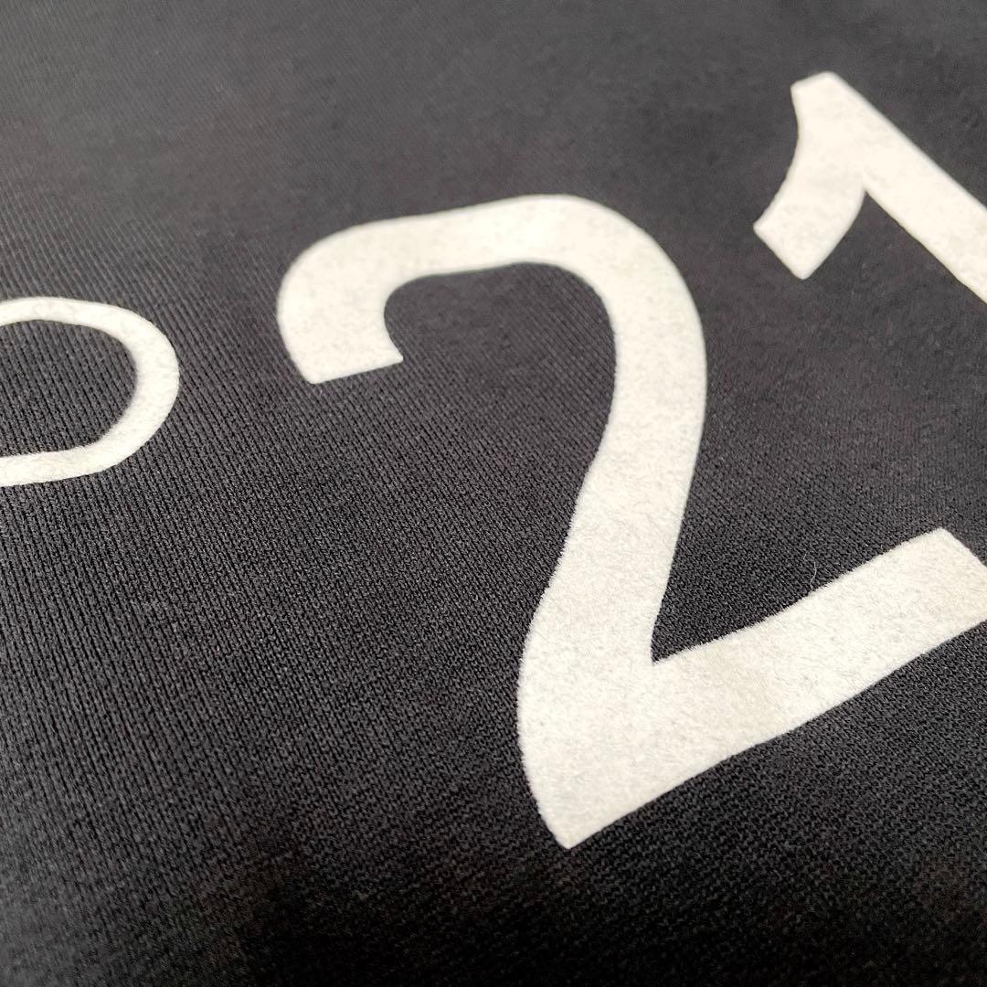 ■美品■ヌメロヴェントゥーノ N゜21　イタリア製　クルーネックスウェット　黒