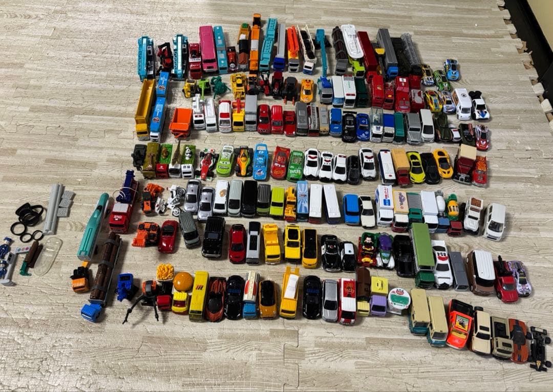 た*つ様 トミカ　ミニカー　まとめ売り　100台超え