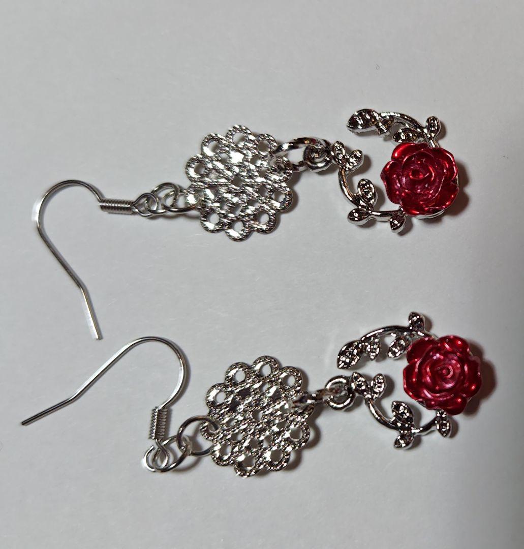 多様なモチーフのチャームセット