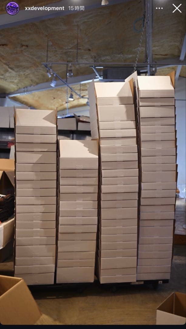 新 PATTERN ZIP SWEATSHIRT W/TCB JEANS