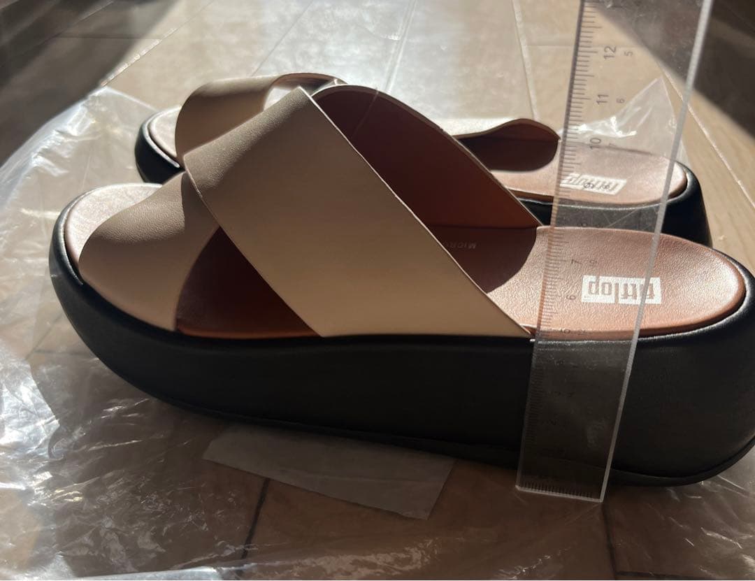 コロン　【新品未使用】fitflop サンダル　レザー US6 23cm