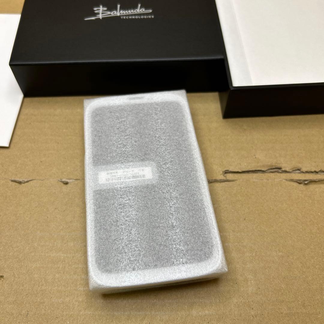 BALMUDA Phone White「X01A-WH」SIMフリー　ホワイト