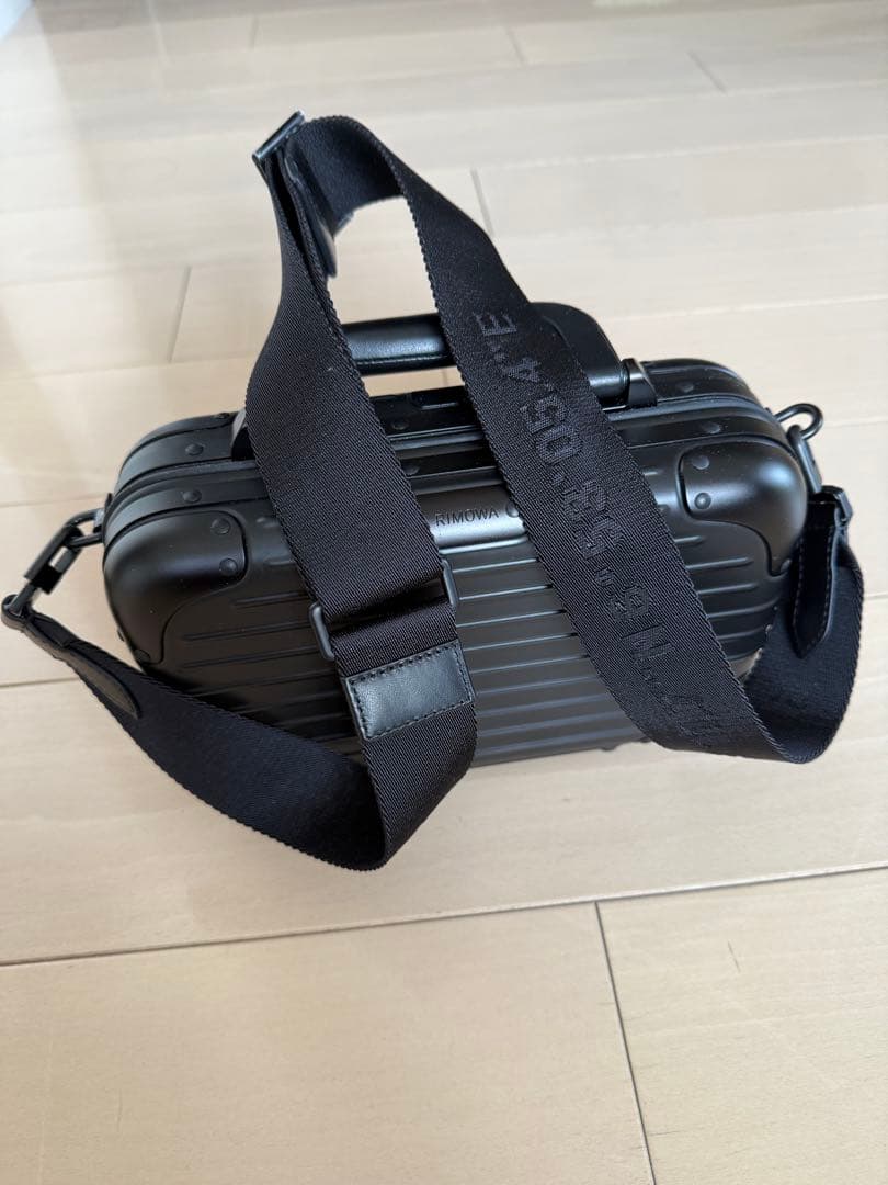 リモワ　クロスボディバック