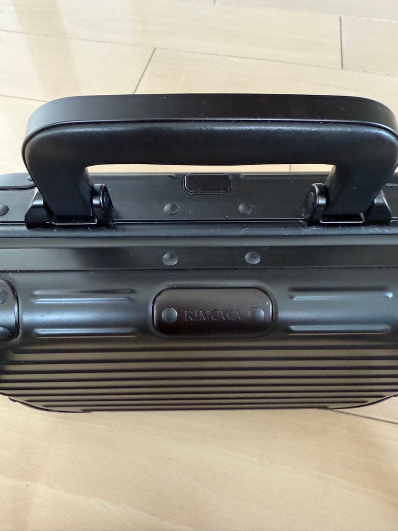 リモワ　クロスボディバック