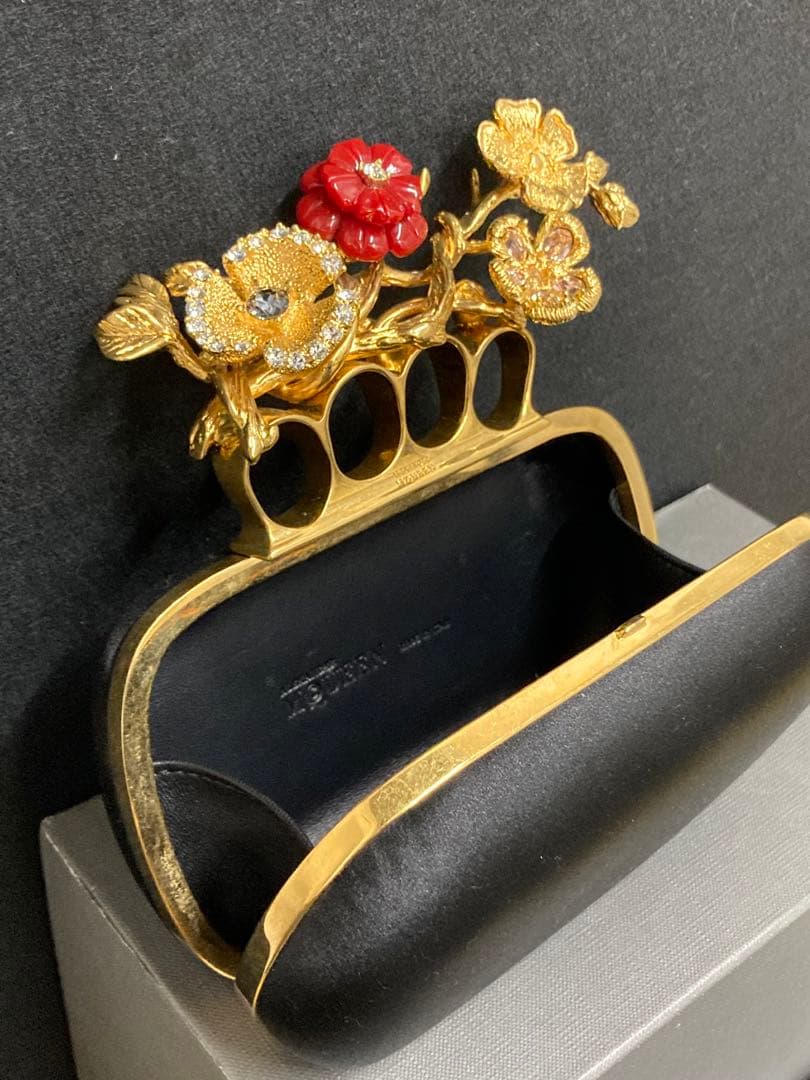 希少　花の芸術…アレクサンダー・マックイーンのクラッチバッグ　美品