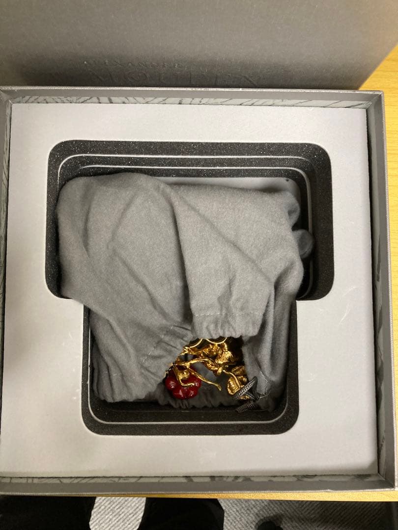 希少　花の芸術…アレクサンダー・マックイーンのクラッチバッグ　美品