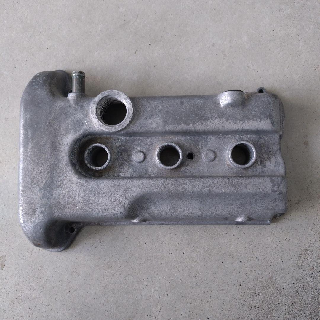 ジムニー　JA22 タペットカバー　ヘッドカバー