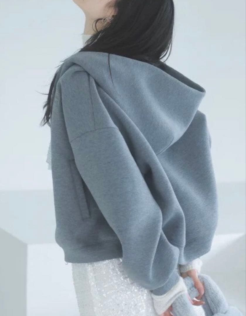 SNIDEL エンボスロゴフーディー グレー