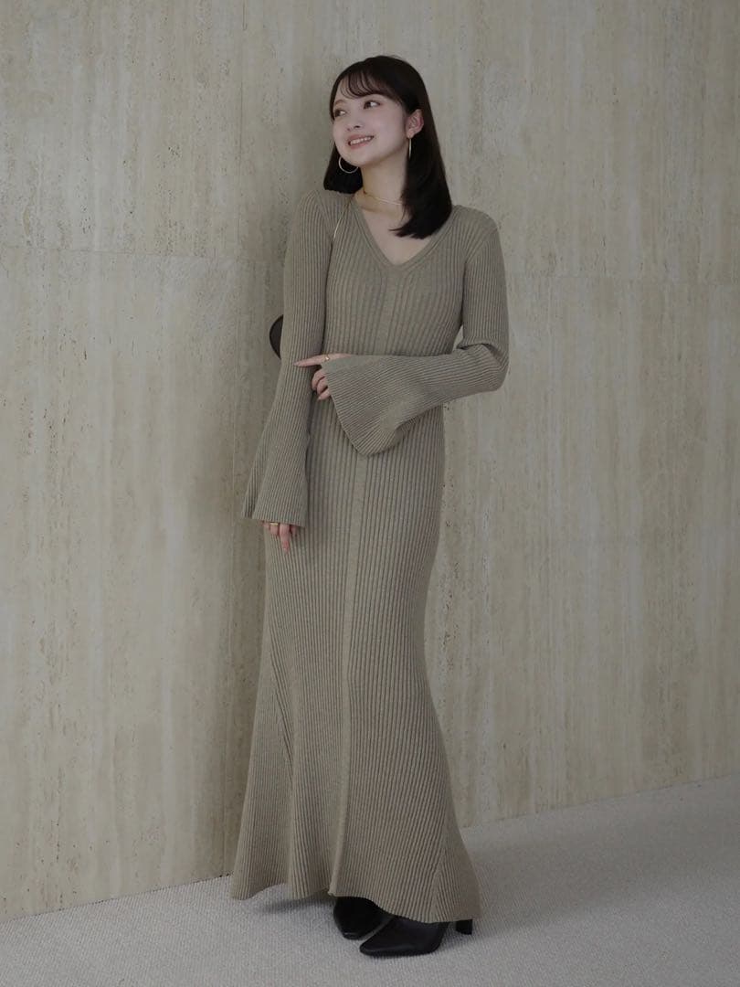 anuans セミマーメイドニットワンピース ベージュ