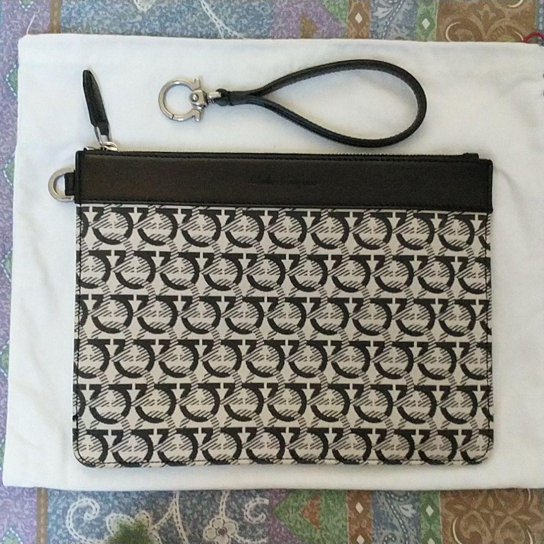 フェラガモのメンズ、ガンチーニコレクションのクラッチバック(正規品)