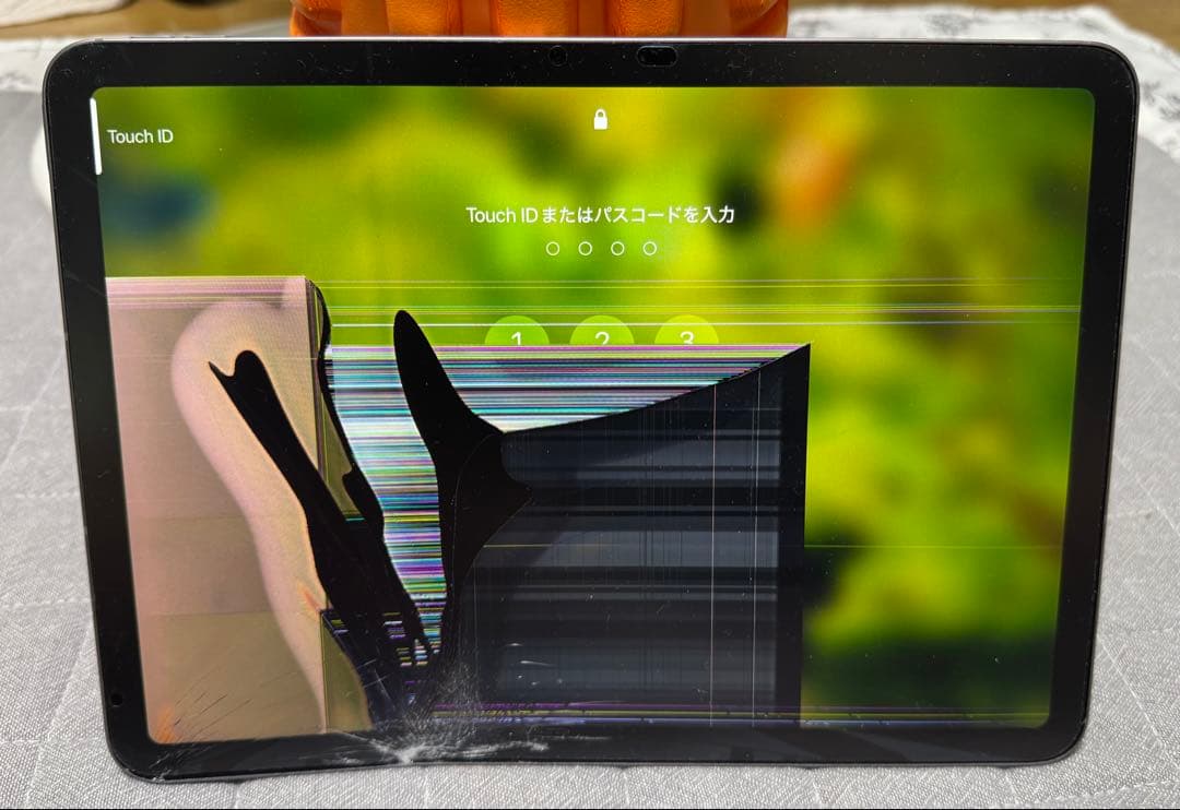 iPadAir本体 画面ひび割れフレーム曲がりあり