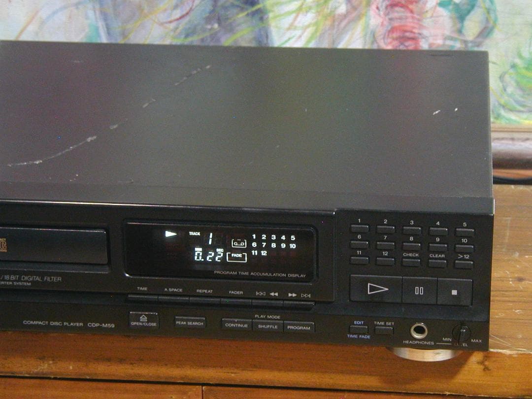 ★SONY CDP-M59 CDプレーヤー。￥24,800動作良好　キズ多い。