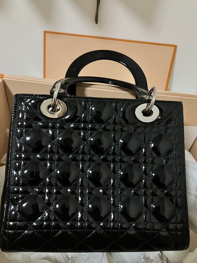 レディディオール カナージュ パテントレザー ハンドバッグ　ミディアム