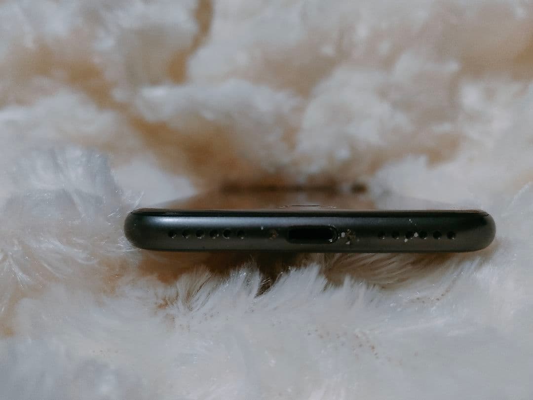 iPhone 8 本体 ・ simフリー ・ 64GB・ 中古