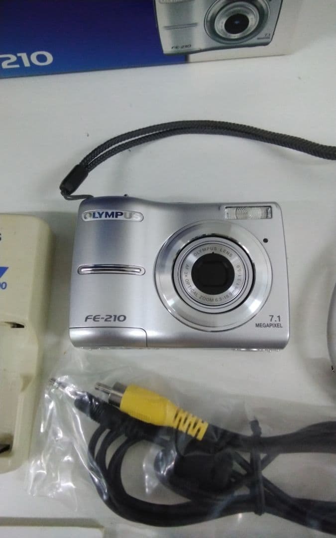 OLYMPUS　デジタルカメラ