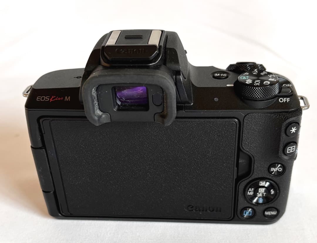 【中古】Canon EOS Kiss M レンズ2本セット ブラック 動作良好